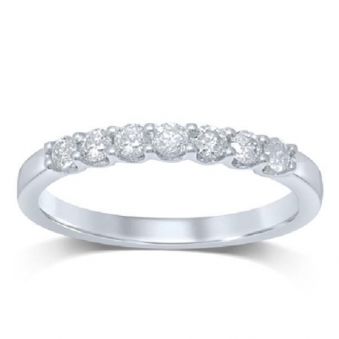 Alianza de oro blanco y brillantes